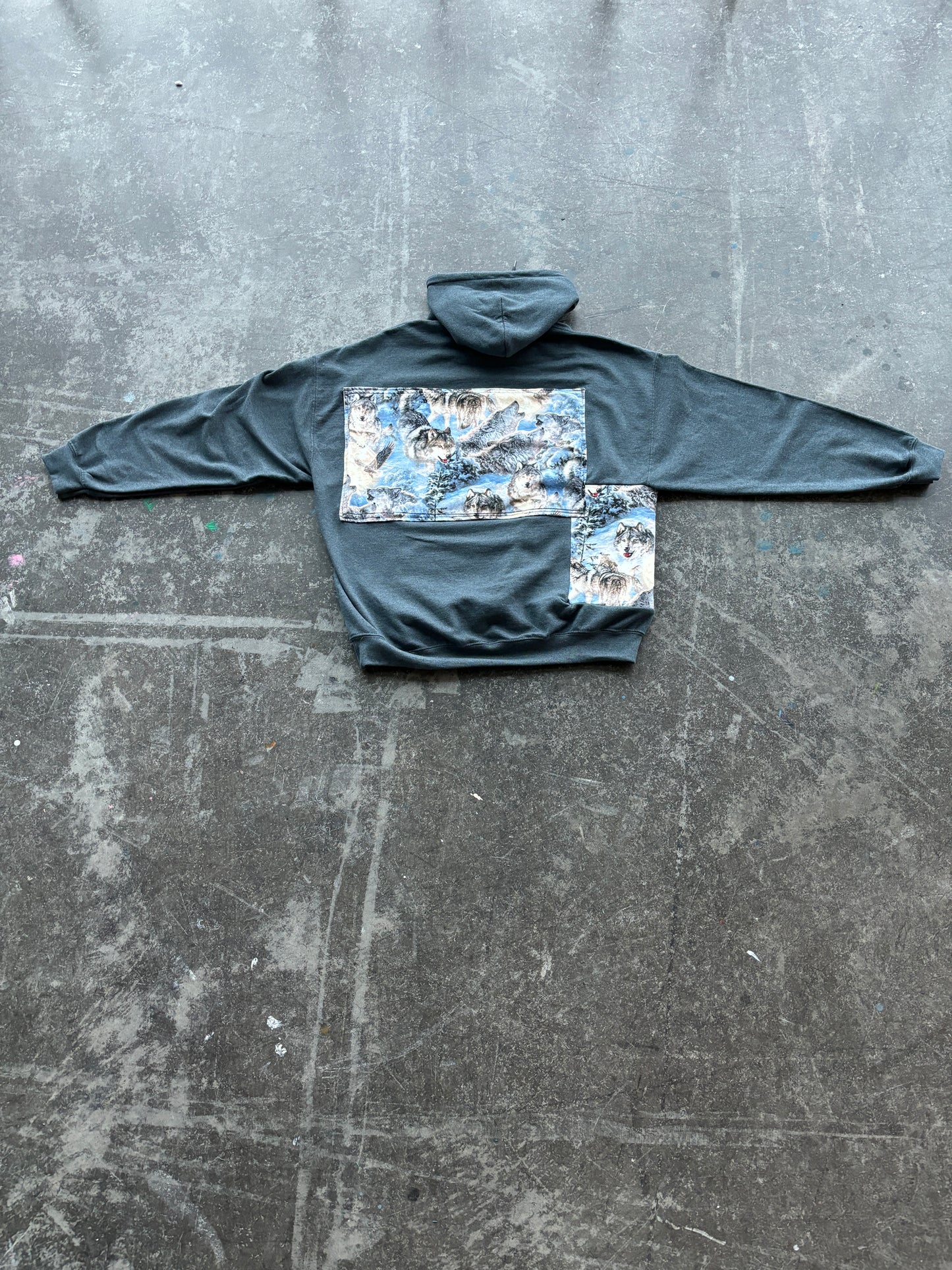 Wolves Patches Recycled Hoodie XL